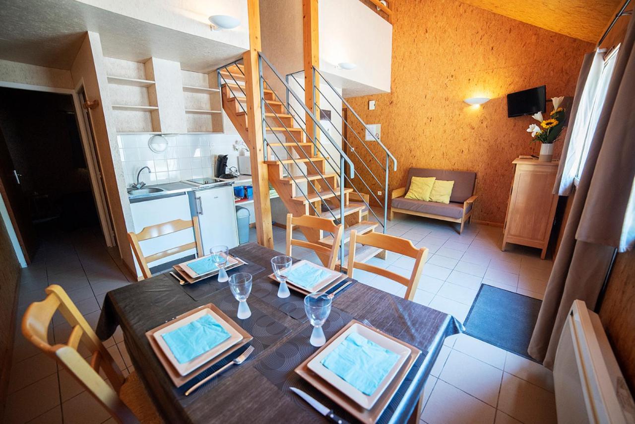 Le Pas De L'Ours Hotel Aston Exterior photo